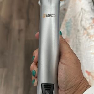 Instyler rotating brush